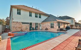 Royce Mini-Mansion With Heated Pool & Spa Houston