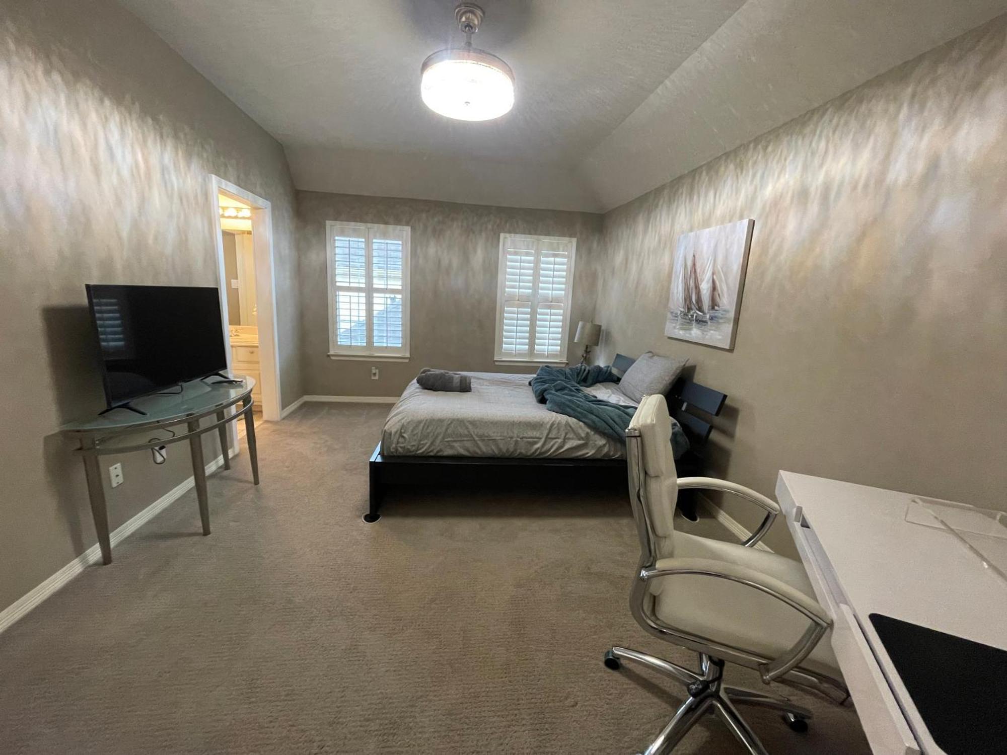Royce Mini-Mansion With Heated Pool & Spa 休斯敦 外观 照片